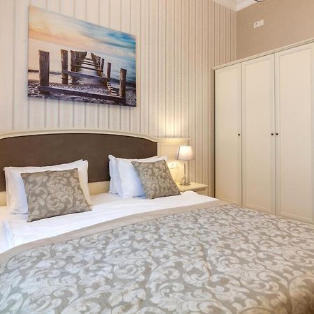 Royal Mini-Apart Hotel On Rynok Square Lemberg Exterior foto