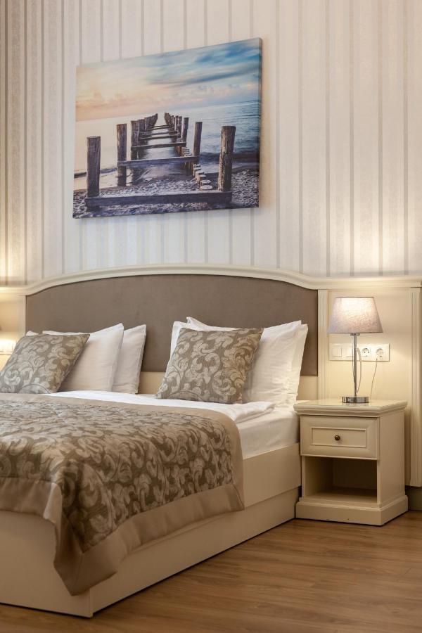 Royal Mini-Apart Hotel On Rynok Square Lemberg Exterior foto