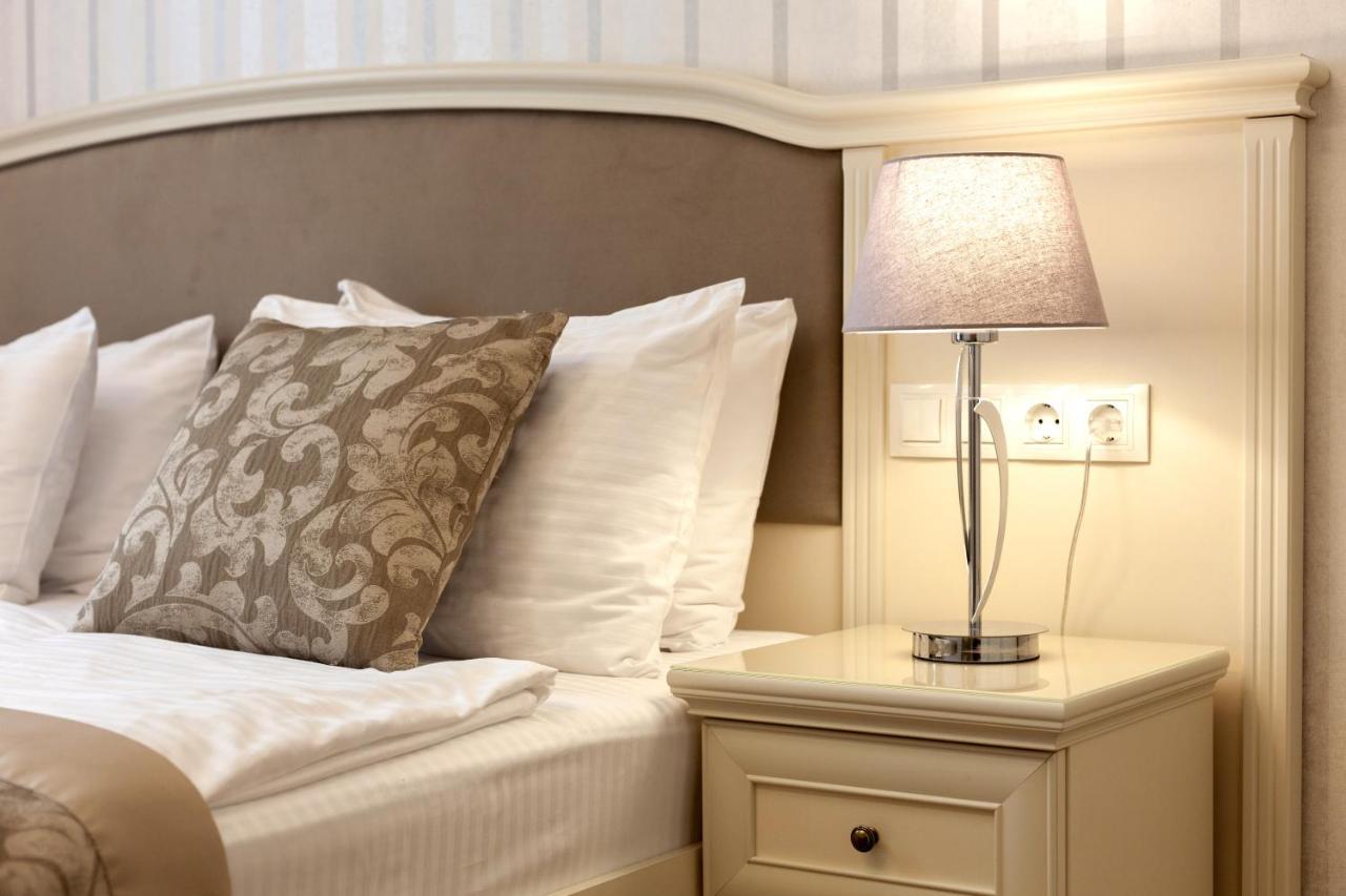 Royal Mini-Apart Hotel On Rynok Square Lemberg Exterior foto